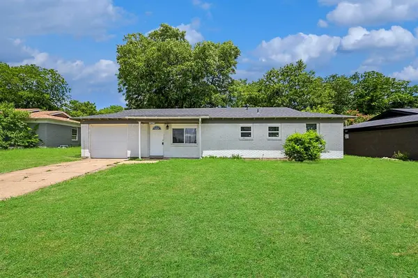 3736 Layton Avenue, Haltom City, TX 76117
