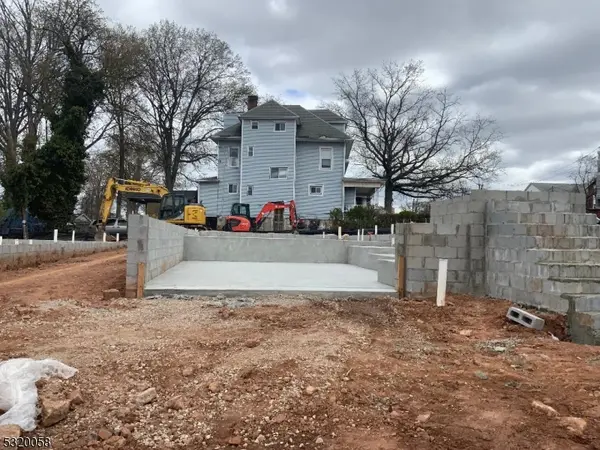 Elizabeth City, NJ 07208,303-305 Chilton St