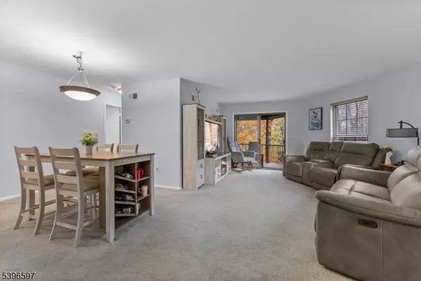 Little Falls Twp., NJ 07424,181 Long Hill #11-6