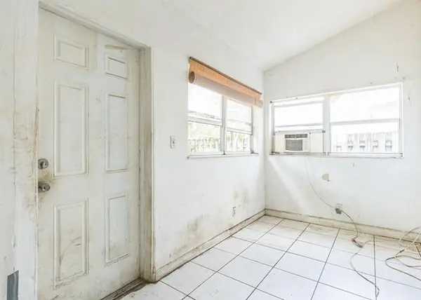 North Lauderdale, FL 33068,8008 SW 6th St