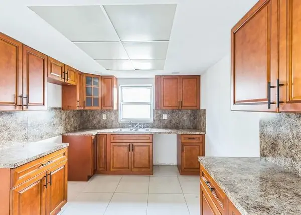 North Lauderdale, FL 33068,8008 SW 6th St