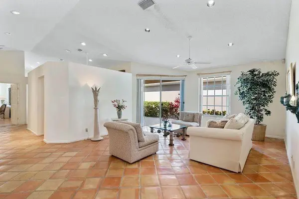 Boca Raton, FL 33433,8170 Hampton Wood Dr