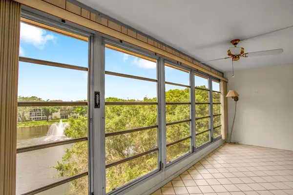 Coconut Creek, FL 33066,2202 LUCAYA #D4