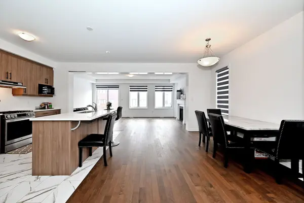 Innisfil, ON L9S 0R7,689 Mika ST