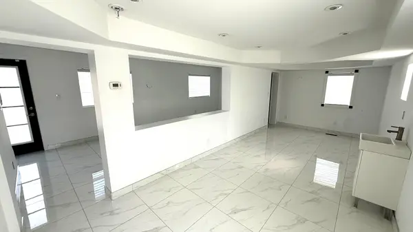 Brampton, ON L6W 2X6,15 Centre ST S