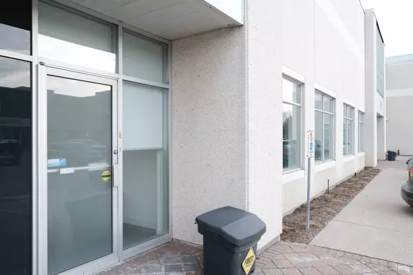 2830 Argentia RD #5-6, Mississauga, ON L5N 5M4