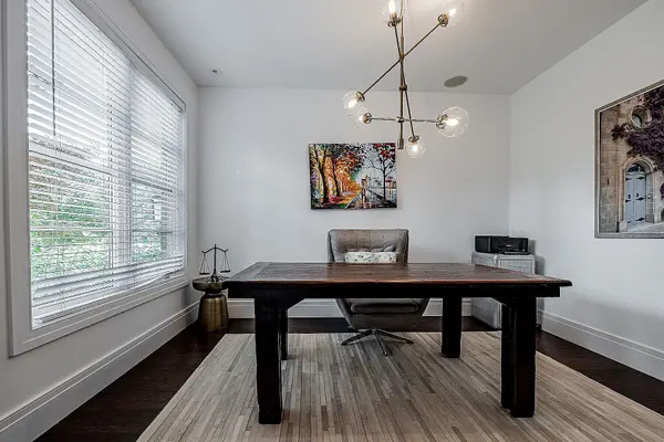 Toronto W07, ON M8Z 2Y7,44 Meadowcrest RD