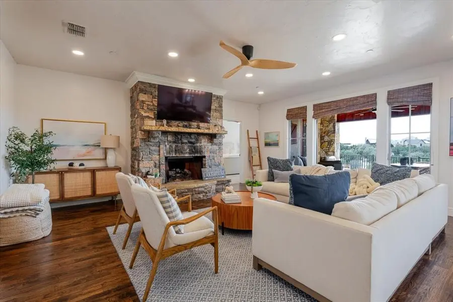 1653 Scenic Drive #102, Graford, TX 76449