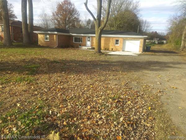 5424 Oakville Waltz RD, New Boston, MI 48164