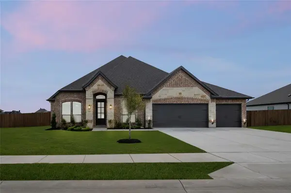 117 Grey Wolf Court,  Godley,  TX 76044