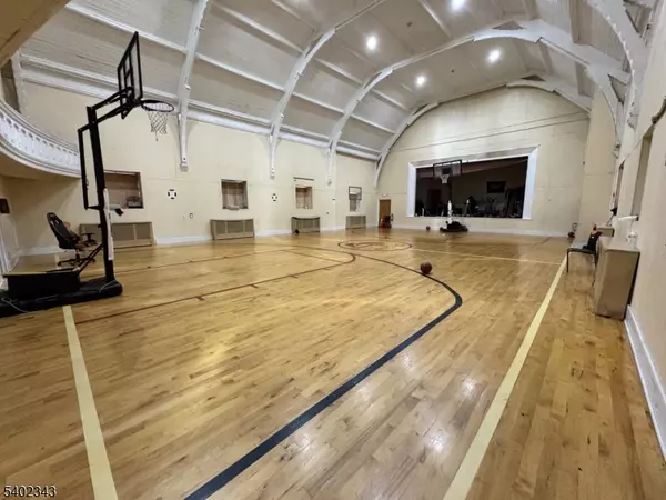 Dover Town, NJ 07801,37 E Blackwell St