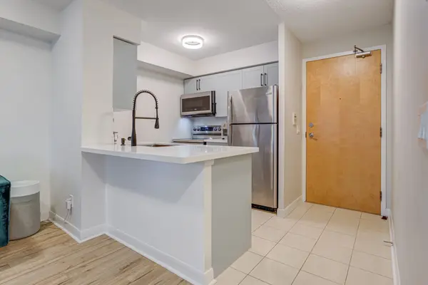 Toronto C07, ON M2N 7G8,4978 Yonge ST #1011