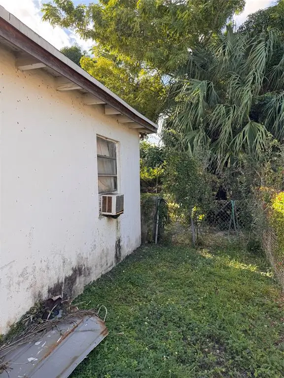 Pompano Beach, FL 33069,607 NW 15th Ave