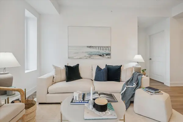 Kawartha Lakes, ON K0M 1N0,19B West ST N #306