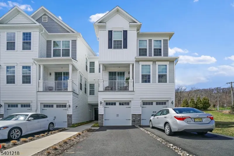 122 Aspen Dr, Cedar Grove Twp., NJ 07009