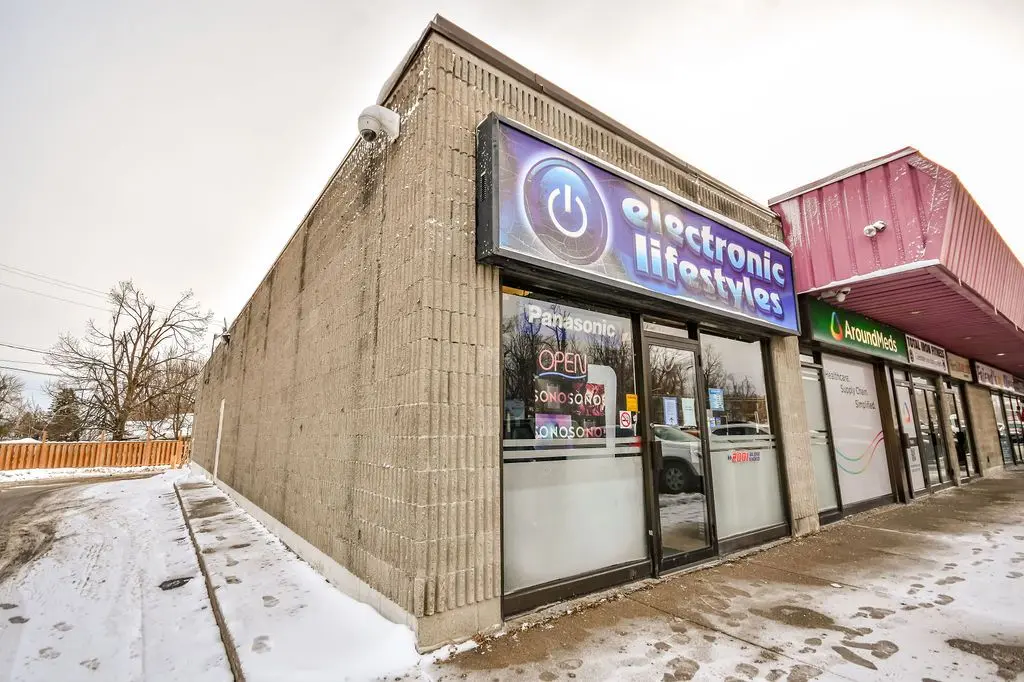 Orillia, ON L3V 4P5,400 LACLIE ST #11