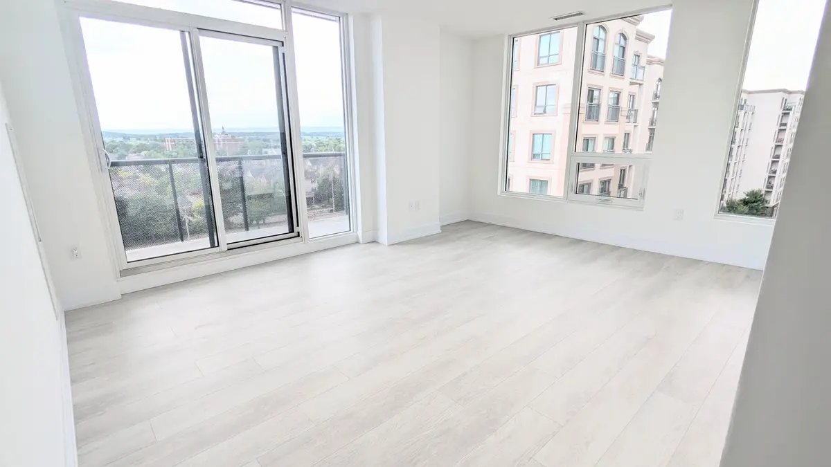 Oakville, ON L6M 5P6,2450 Old Bronte RD #244