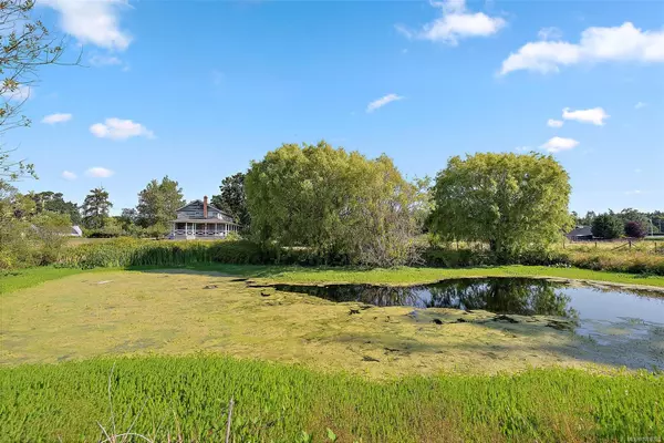 10650 West Saanich Rd, North Saanich, BC V8L 5L6