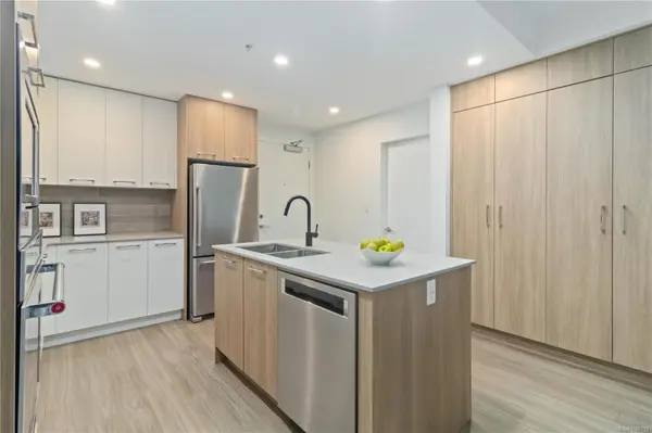 Langford, BC V9B 0W5,960 Reunion Ave #203