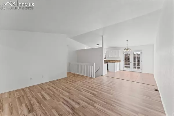 Colorado Springs, CO 80915,2355 Heathercrest DR