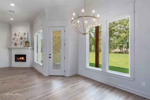 Benton, LA 71006,807 Walstonburg