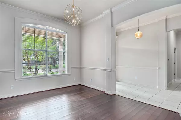 Bossier City, LA 71112,5041 Longstreet Place