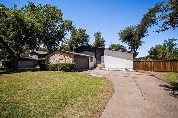 Dallas, TX 75243,9411 Pinewood Drive