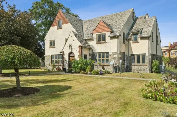 62 Green St,  Woodbridge Twp.,  NJ 07095