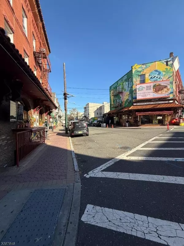 102 Chambers St, Newark City, NJ 07105