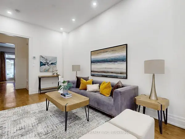 Toronto C12, ON M2P 1B6,47 York Mills RD #215