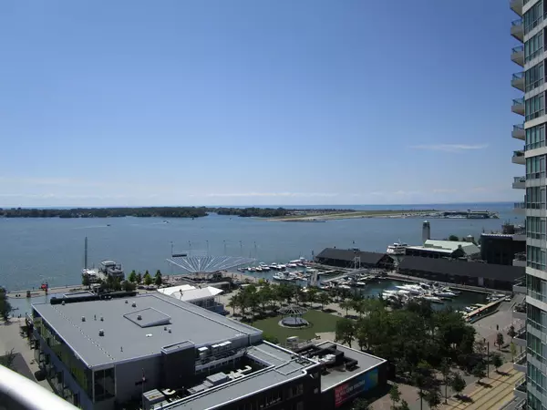 Toronto C01, ON M5J 2Y6,218 Queens Quay ST W #1512