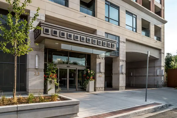 Toronto C03, ON M5P 0A1,23 Glebe RD W #725