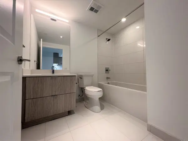 Toronto C08, ON M4W 1H7,395 Bloor ST E #3609