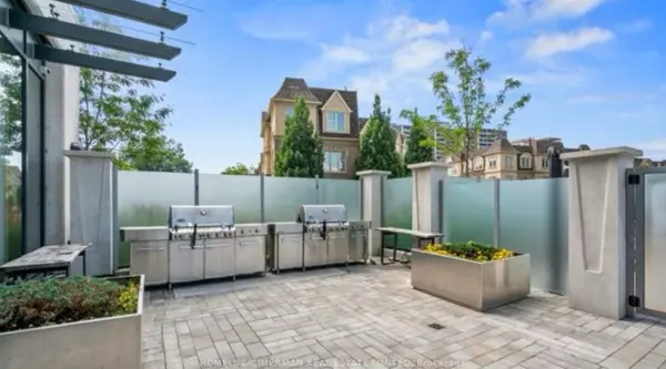 Pickering, ON L1W 0B5,1245 Bayly ST #11