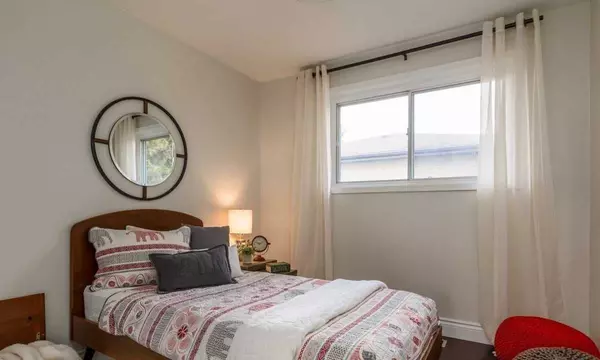 Pickering, ON L1W 1L1,1356 Poprad AVE