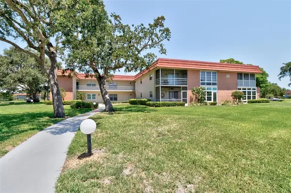 Vero Beach, FL 32962,63 Woodland Drive #203