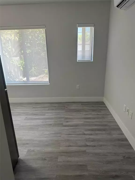 Hollywood, FL 33020,1639 Madison St #11B