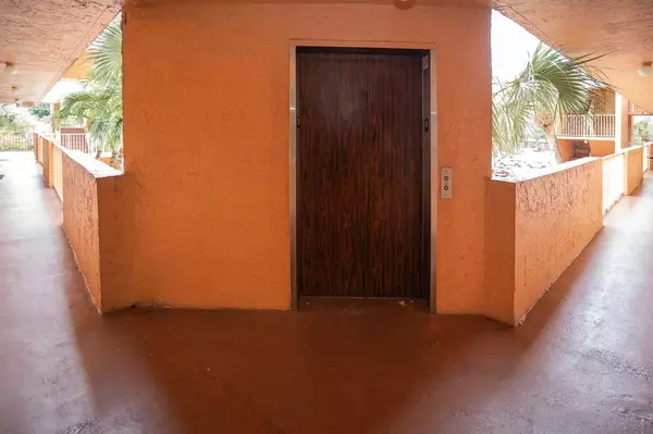 Sunrise, FL 33351,3110 N Pine Island Rd #304