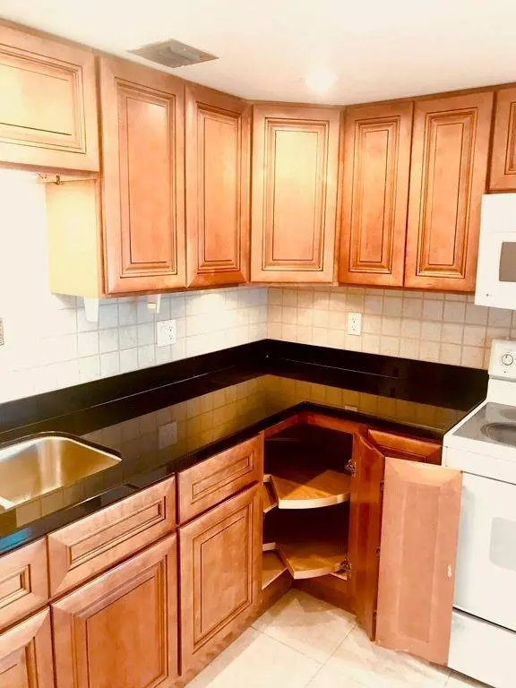 Deerfield Beach, FL 33442,2069 Oakridge F #2069