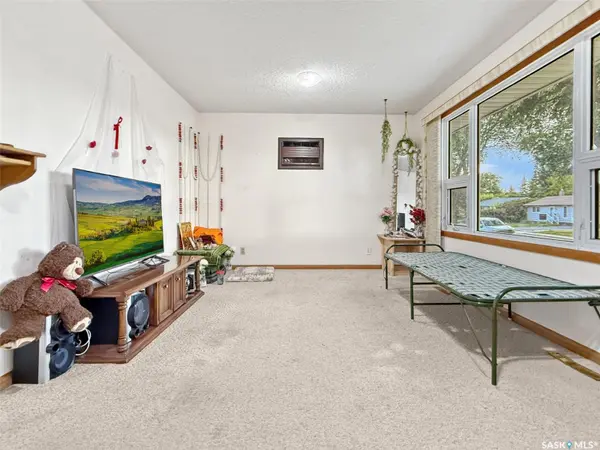 Swift Current, SK S9H 3K6,355 3rd AVENUE SE