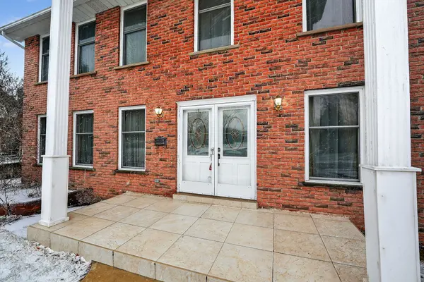 Burlington, ON L7P 3H4,1929 Fieldgate DR