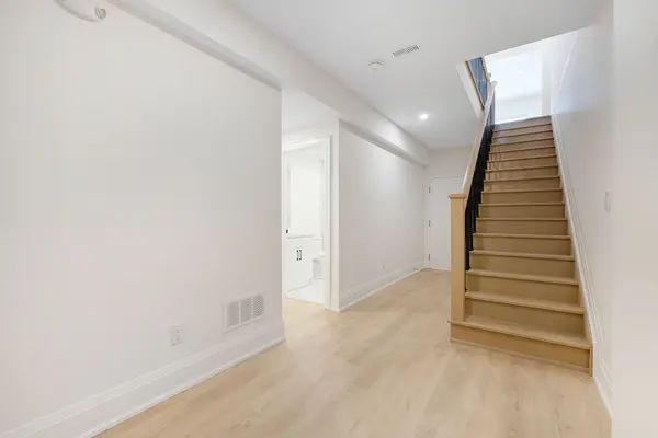 Brampton, ON L6Y 0E4,8915 Heritage RD #Basement