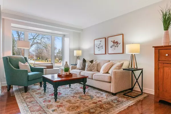 Oakville, ON L6K 2B4,68 Glenmanor DR N