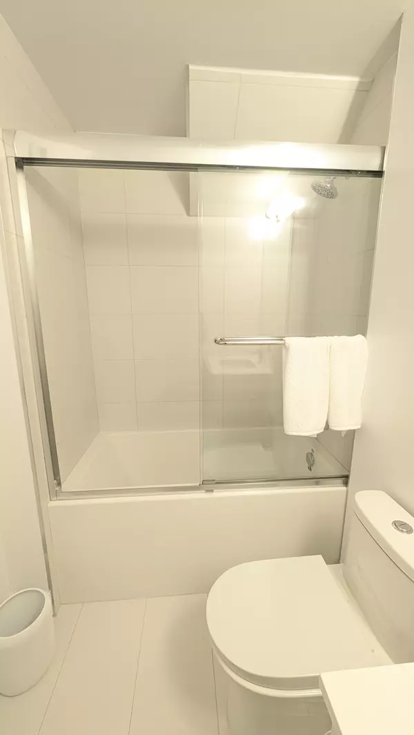 Oakville, ON L6M 5P6,2450 Old Bronte RD #116