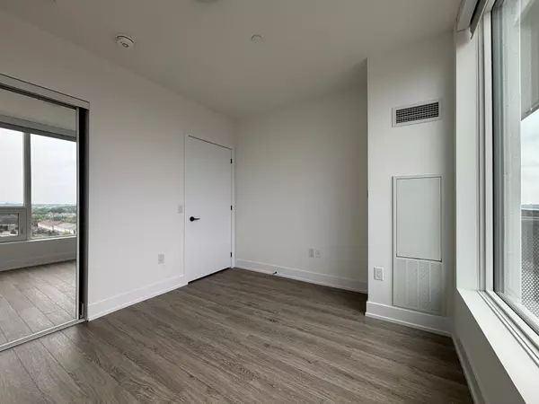 Oakville, ON L6M 4J2,2450 Old Bronte RD #631