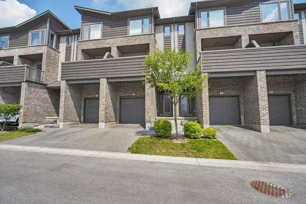 London North, ON N6G 0T8,1960 Dalmagarry RD #212