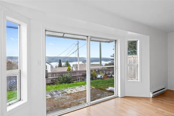 Ladysmith, BC V9G 1B8,100 First Ave #3