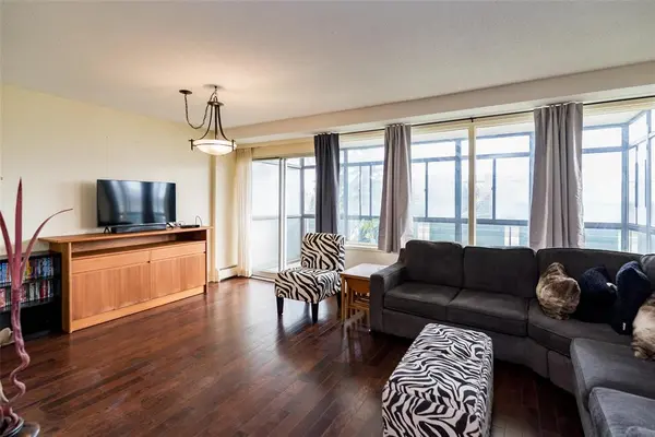 Winnipeg, MB R3M 1Z7,1305 Grant AVE