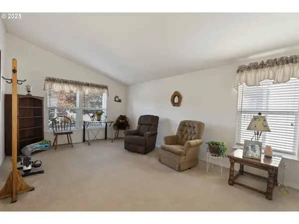 Roseburg, OR 97471,275 LITTLEBROOK LN