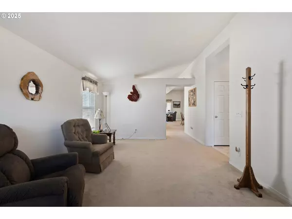 Roseburg, OR 97471,275 LITTLEBROOK LN